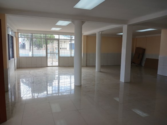 CORNER COMMERCIAL SPACE North West, St. James – FOR RENT