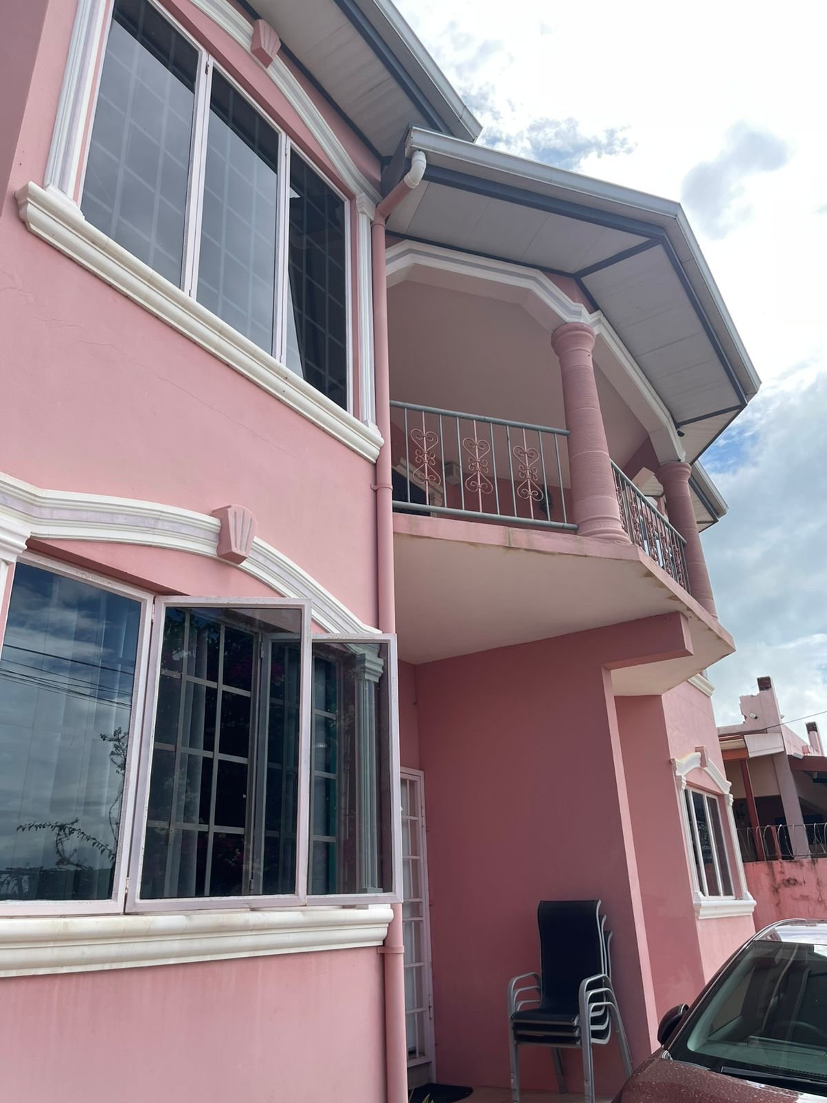 HOUSE FOR SALE – CHAMPS FLEURS