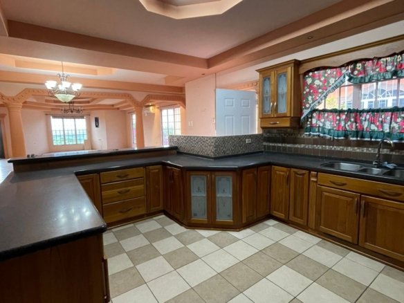 HOUSE FOR SALE – CHAMPS FLEURS