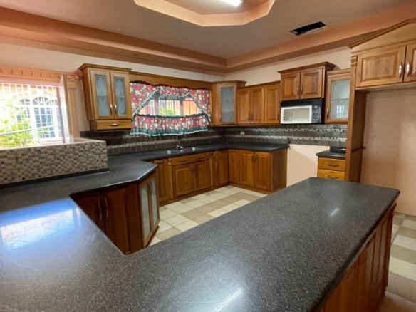HOUSE FOR SALE – CHAMPS FLEURS