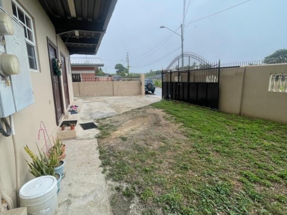 7-bedroom house in Aranguez for sale